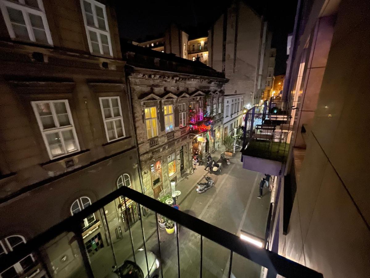 Artemisia Luxury Apartments Balcony Budapest Exterior photo