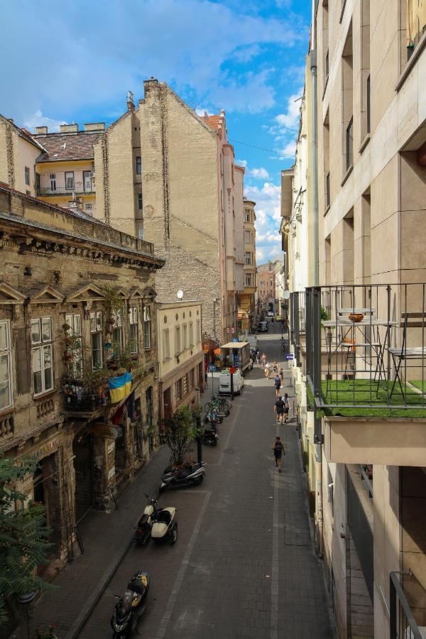 Artemisia Luxury Apartments Balcony Budapest Exterior photo